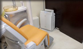 各足元に空気清浄機